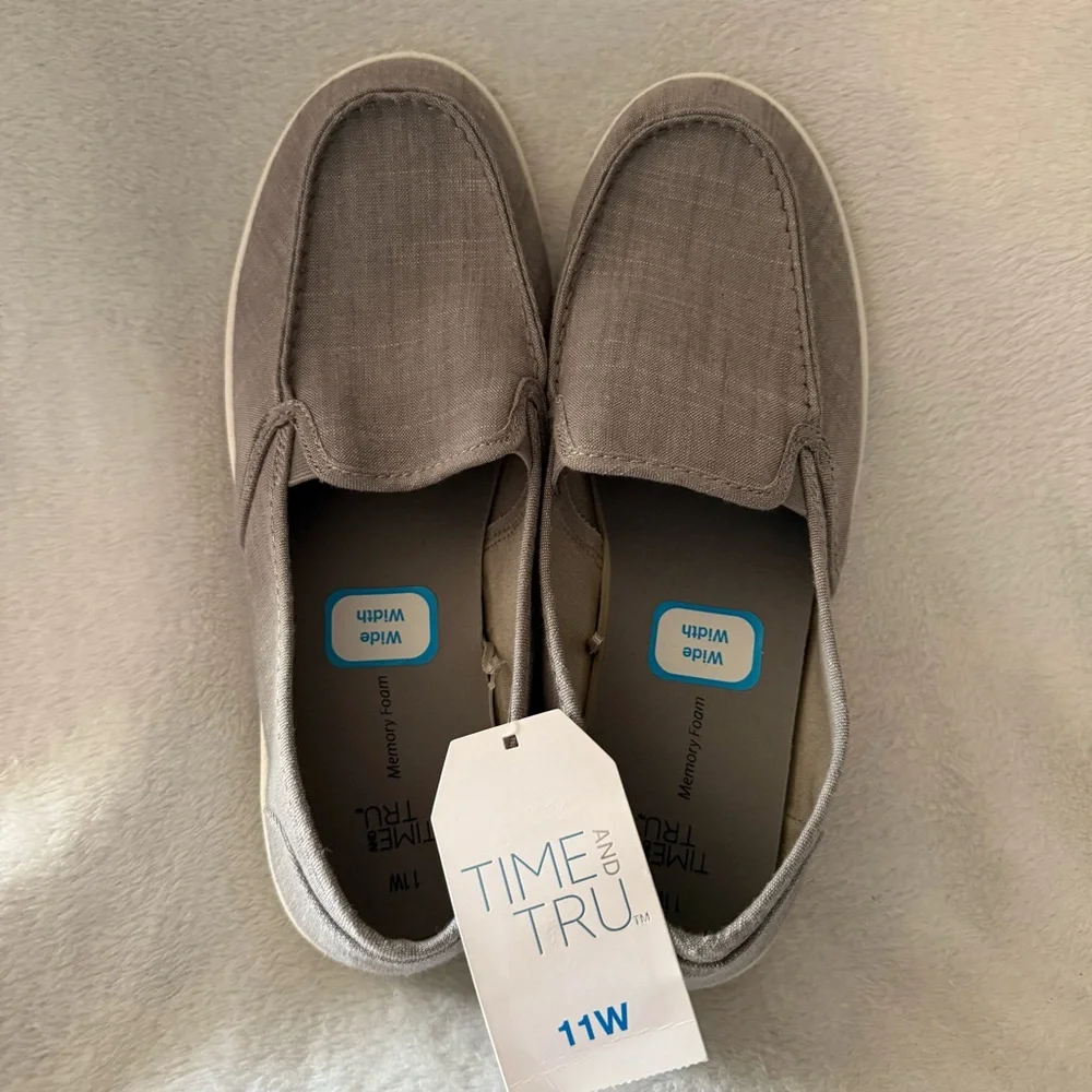 Time and Tru Casual Gray Loafers Women’s Size 11 Wide Slip On  Shoes‎ New
